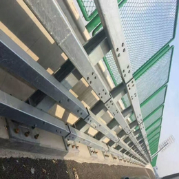 山东龙哲桥梁防撞护栏-钢防撞栏杆