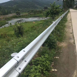 河源*公路波形护栏安装 乡村道路安全防护栏 双波护栏