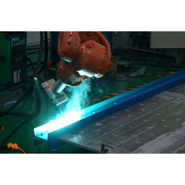 全自动焊接机器人-潍坊机器人-常州柯勒玛