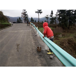 七台河公路防撞波形护栏-君宏护栏厂家-加强型公路防撞波形护栏