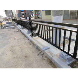 珠海市政防护栏供应 广州现货人行道铁栏杆 佛山交通护栏定做