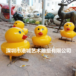 模型*场地装饰玻璃钢小黄鸭雕塑 动漫版动物雕塑厂家