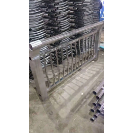不锈钢复合管护栏-久信护栏厂家(推荐商家)