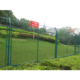 厂家生产框架护栏网果园圈地护栏网公路隔离护栏网