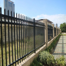 海珠镀锌方通围墙护栏 南沙工业园围墙栅栏 三横杆围栏