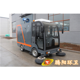 腾阳TY2400型驾驶式四轮电动道路清扫车