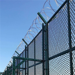 钢网墙 看守所围墙网 刀刺防攀爬钢网墙价格