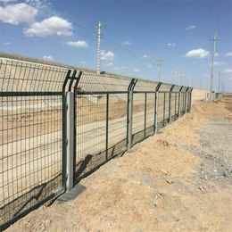 供应铁路护栏网  8001防护栅栏  铁路护栏网厂家