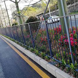 东莞乡镇道路护栏安装 公路隔离栏杆图片 人行道护栏成品