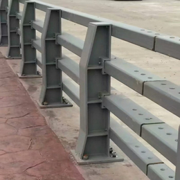 山东龙哲防撞护栏厂家-防撞钢护栏
