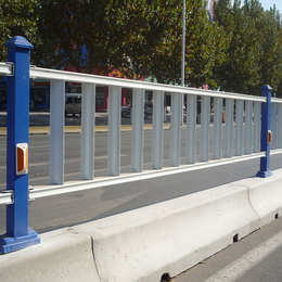 珠海人行道路黑色钢板雕刻护栏定制 肇庆市政护栏厂家 