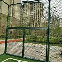 广州学校球场围栏安装 篮球场围网定制 组装式足球场护栏价格