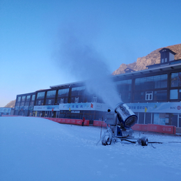 冬季滑雪项目受客户喜爱诺泰克造雪机临界高温造雪