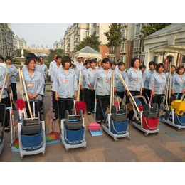 广州海珠大学城保洁员外包公司驻场清洁工办公室打扫阿姨