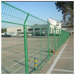 公路护栏镀锌护栏 桃形柱护栏 双边网护栏 