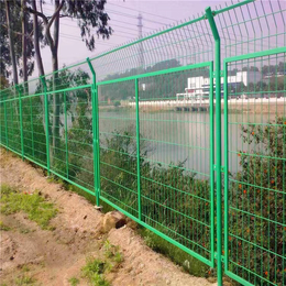 河北护栏厂家供应热镀锌涂塑隔离网包塑围栏防护网缩略图