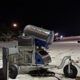 滑雪场移动人工造雪机报价 小型室内造雪系统生产厂家