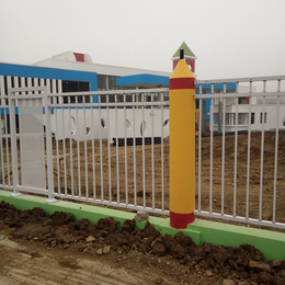 南京围墙护栏生产 三横杆锌钢护栏厂家