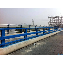武汉交通防撞栏杆-鸿信防撞护栏生产公司(图)