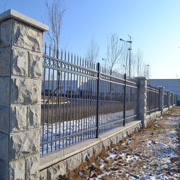澄迈围墙护栏 工厂围墙栏杆价格 海南锌钢栅栏
