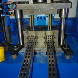 粤瑞源机械(图)-高速锌钢护栏冲孔机-护栏冲孔机
