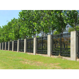 窗台铁艺围栏-鸿门铁艺(在线咨询)-铁艺围栏