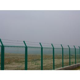 超兴金属丝网(在线咨询)-忻州护栏网-绿色绿化带护栏网