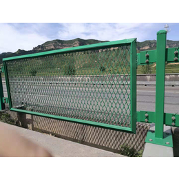 现货供应公路防眩防抛网 菱形钢板网护栏 高速公路中间防眩网