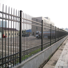 阳江临时场地围栏 组装围墙栅栏价格 双弯头护栏