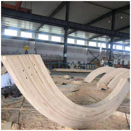 南通胶合木厂家加工制定弧形胶合木大型胶合木梁柱