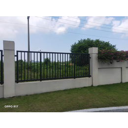 广州厂区外墙防护栏杆生产厂家 东莞小区隔离围栏款式价格