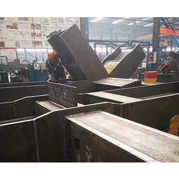 厂家*-安徽鸿路(图)-钢结构工程多少钱-宿州钢结构工程