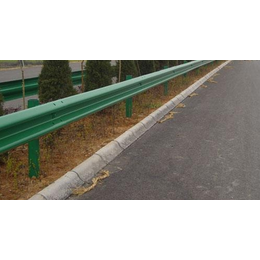 万鹏护栏(多图)-路侧公路波形护栏板-滨州波形护栏