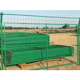 鹰潭护栏网-超兴丝网防护网-绿色养鸡护栏网