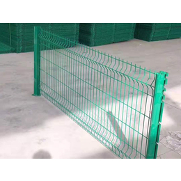 固原护栏网-超兴铁丝防护网-绿色公路护栏网
